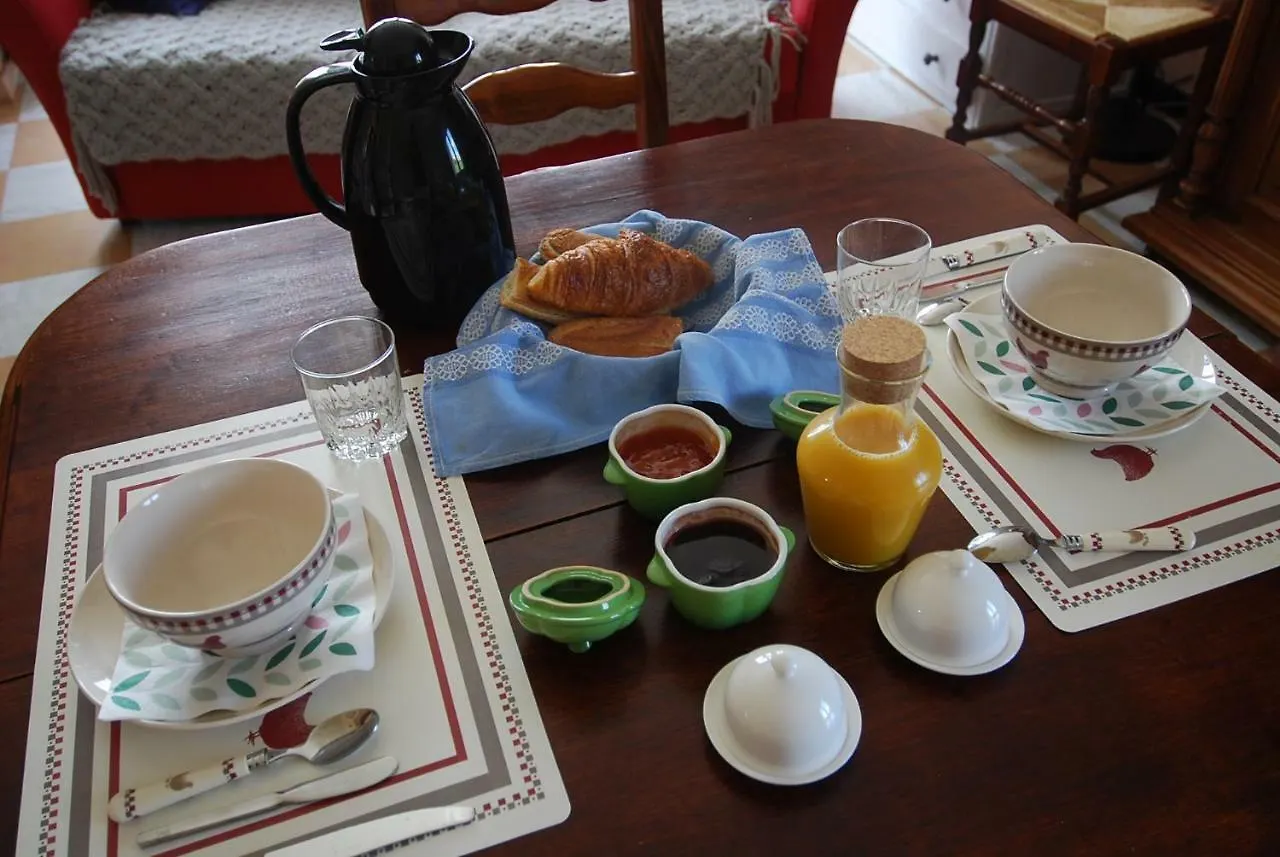 La Petite Maison Villa Bessenay 0*,